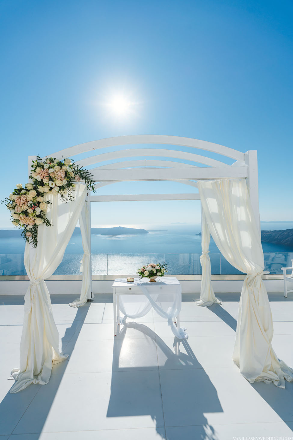 andromeda_villas_elopement_santorini_greece_fairytale-intimate-ceremony-reception